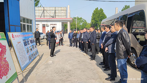 專(zhuān)家團(tuán)隊(duì)考察麗星機(jī)械